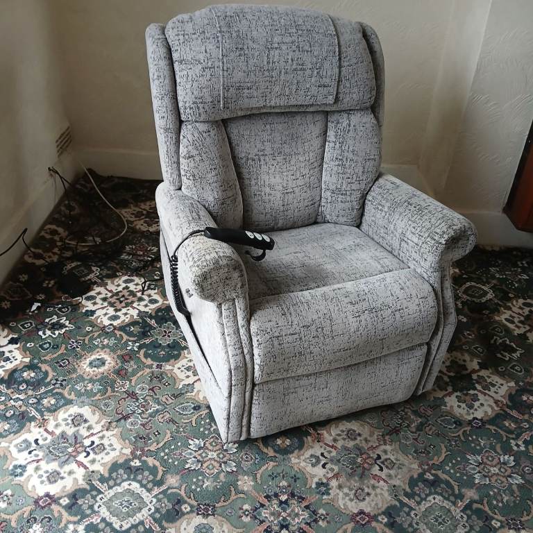 Recliner Riser Chair CELEBRITY Wrenbury petite slate