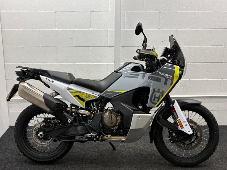 HUSQVARNA NORDEN 901 ** ONLY 695 MILES - HEATED GRIPS - OCTOBER 28 MOT **