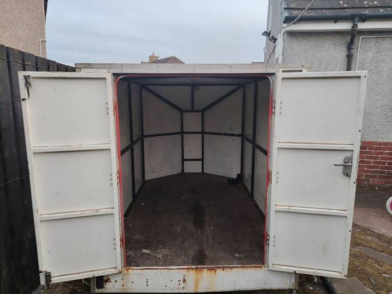 Box trailer 