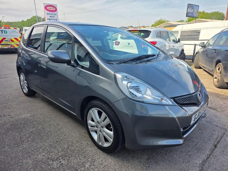 2015 Honda Jazz Es+ I-vtec Cvt Hatchback Petrol Automatic