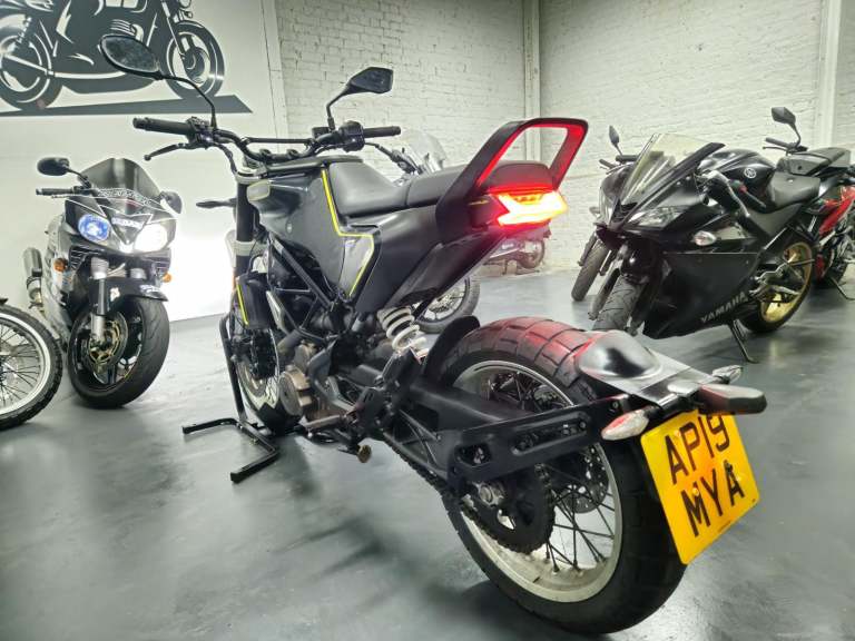 Husqvarna SVARTPILEN 401 2019