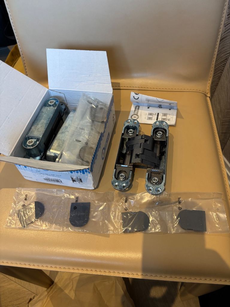 Ceam 160 x 32 invisible hinges x 3 Black