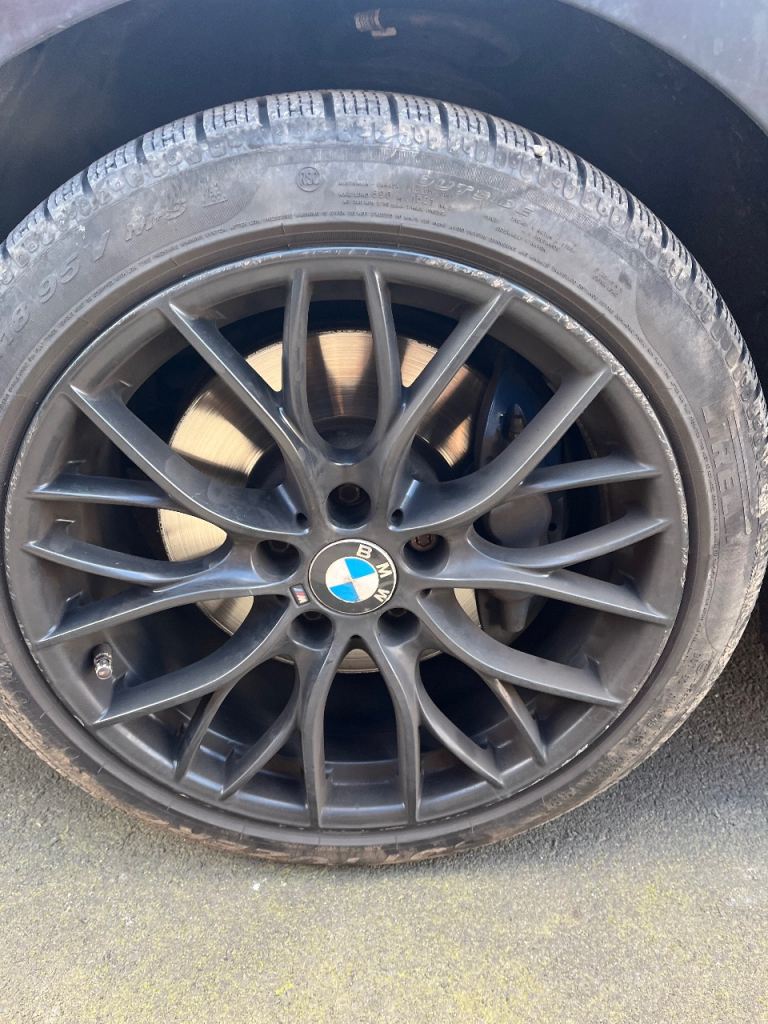 BMW 18" F31 alloy wheels and tyres 
