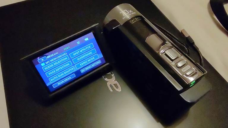 Massive 70x Zoom Sony Touch Screen Video Camera - SD Card - Carry Case