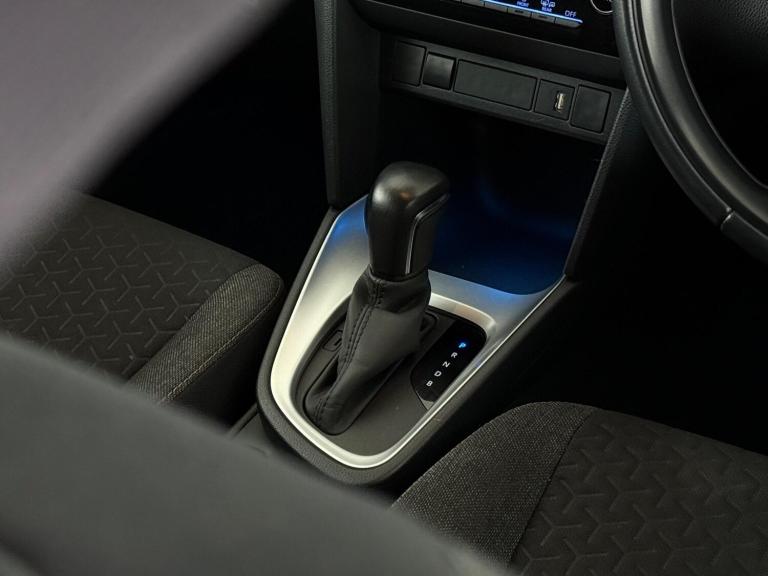 2023 Toyota Yaris Cross 1.5 VVT-h Design E-CVT Euro 6 (s/s) 5dr HATCHBACK Petrol/Electric Hybrid ...