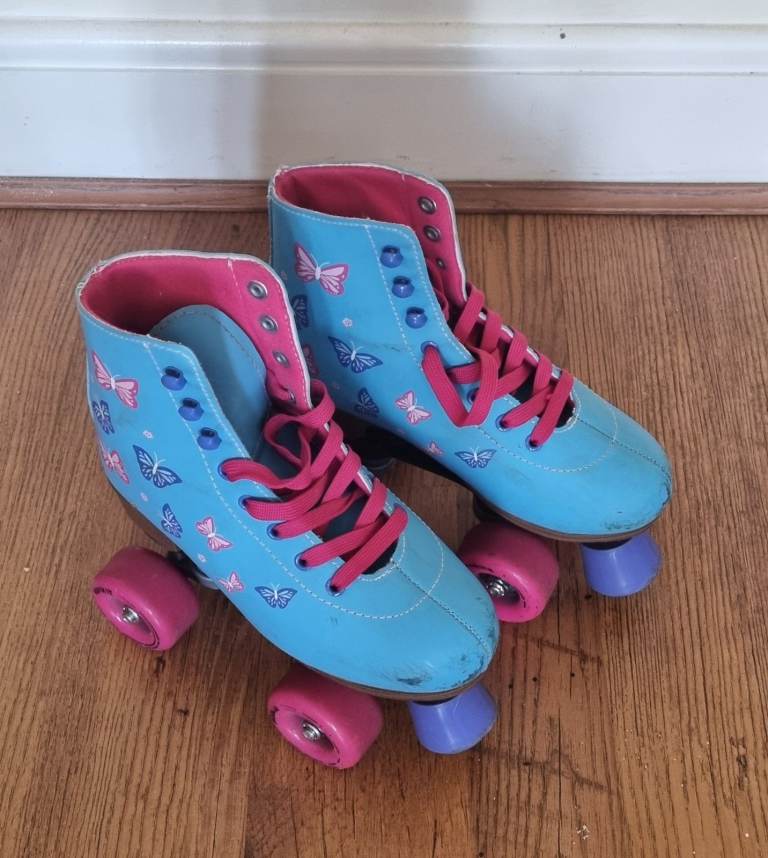 Bellas Roller skates - blue girls skates age UK 12-2