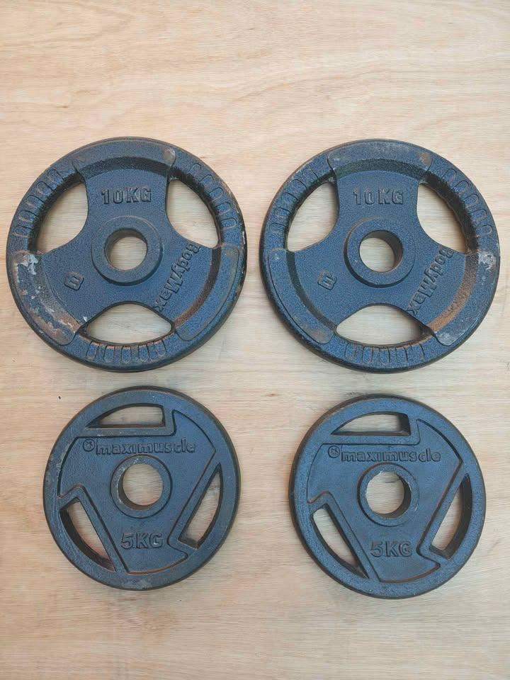 30kg Olympic Weight Plates – 2×10kg BodyMax & 2×5kg Maximuscle – 50mm / 2" Bore