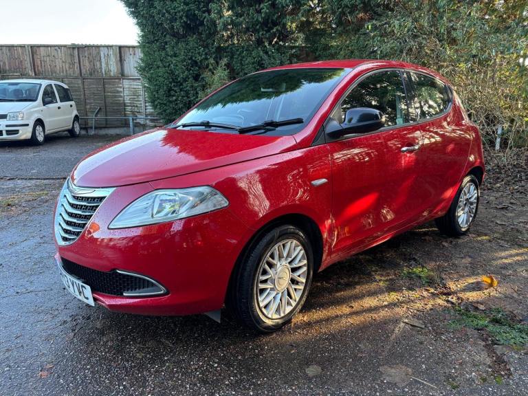 CHRYSLER YPSILON 1.2 SE 13 REG RED 5 DOOR SERVICE HISTORY 12 MONTHS MOT  TAX £35