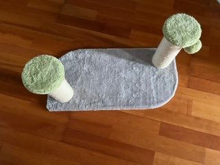 kitten / cat scratching tower