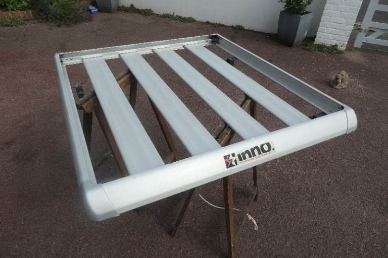 ROOF RACK TRAY