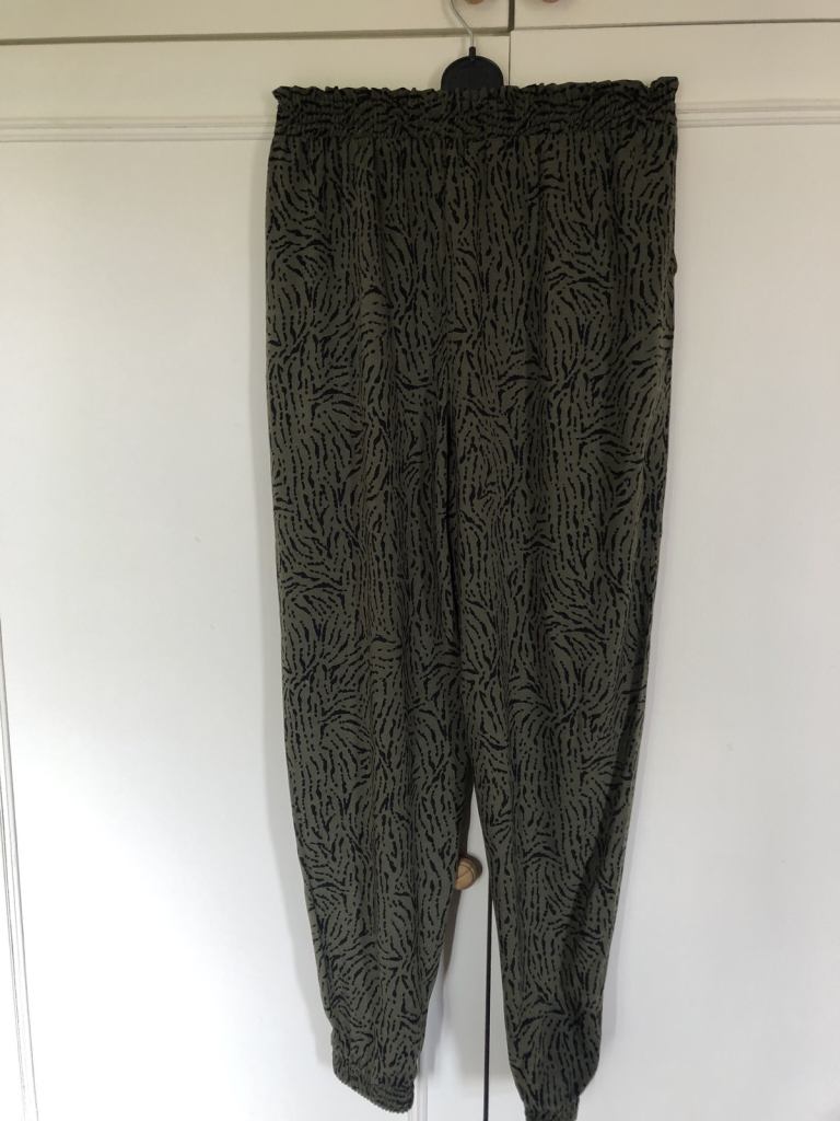 Loose Trousers 