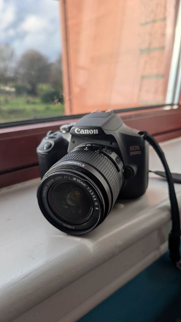 Canon EOS 2000D DSLR + 18–55mm Lens – Excellent Condition | Very Low Use