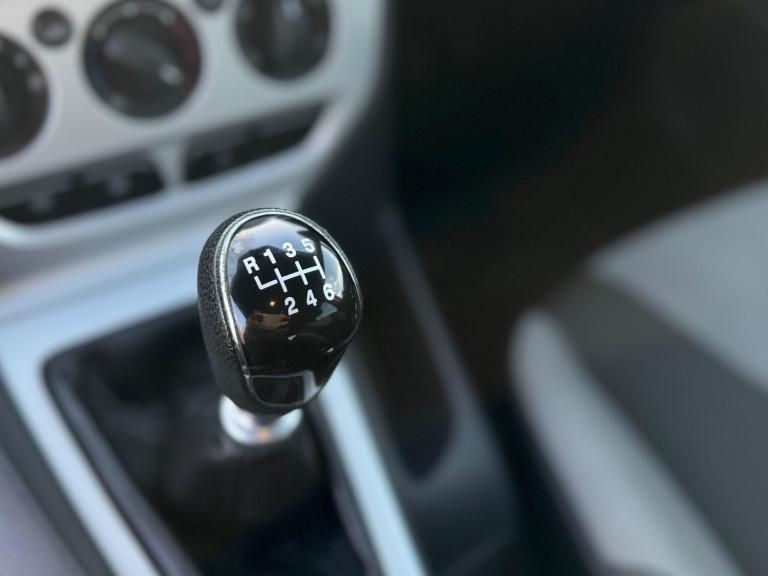 2012 Ford Focus 1.6 TDCi 115 Zetec 5dr HATCHBACK DIESEL Manual