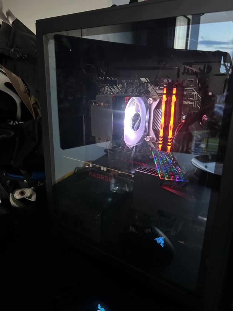 HP Omen Gaming PC 25L - Ryzen 7 5700G, RX 6600 XT, 16GB RAM