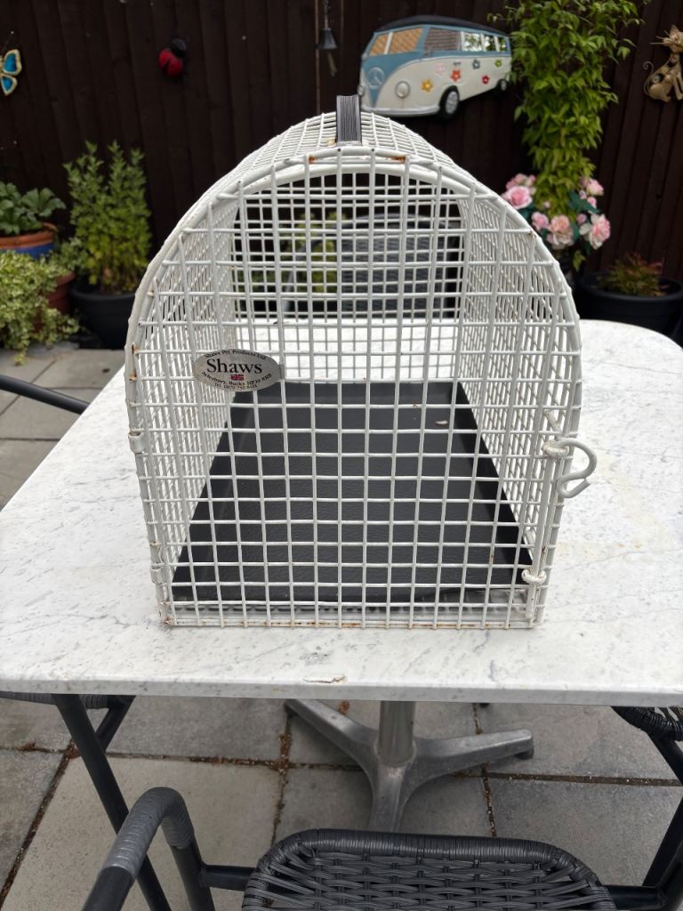 Metal pet carrier 