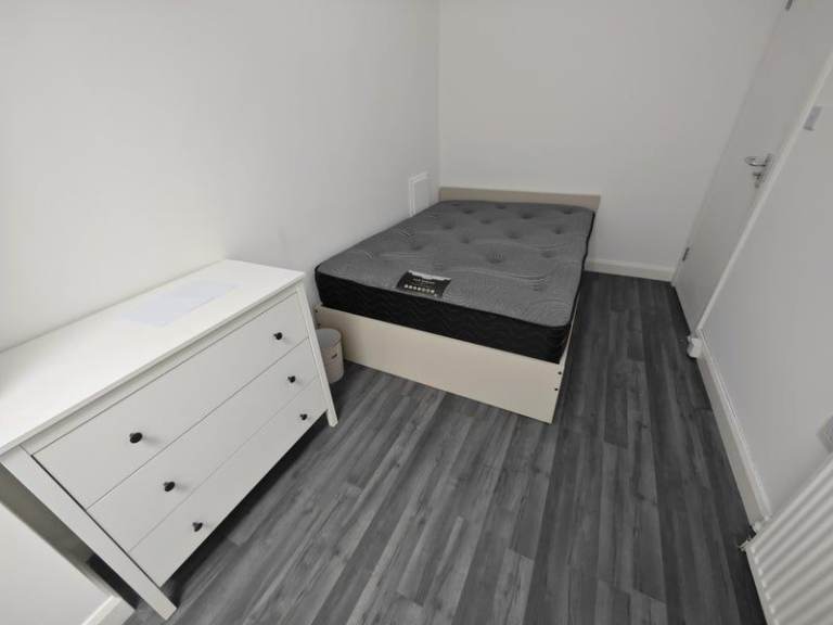 Double Ensuite – 5 Min to Station -White Hart Lane✨✨