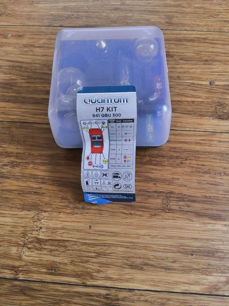 ​Genuine Quantum VW T6 H7 Spare Bulb & Fuse Emergency Kit (941 QBU 300)