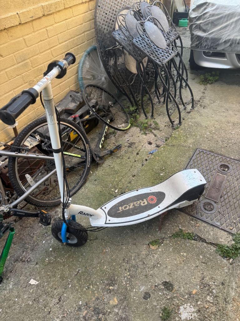 Razor electric scooter NO CHARGER SPARES REPAIR 