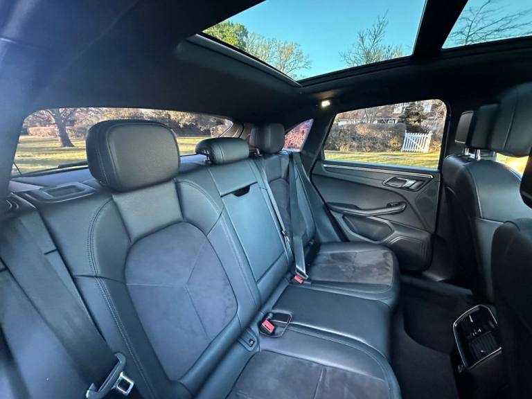 2018 Porsche Macan 2.0T SUV 5dr Petrol PDK 4WD Euro 6 (s/s) (252 ps) ESTATE Petrol Automatic