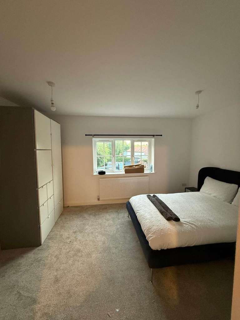 Spacious 4 Bed Detached House To Rent – Tamworth B77 2BT