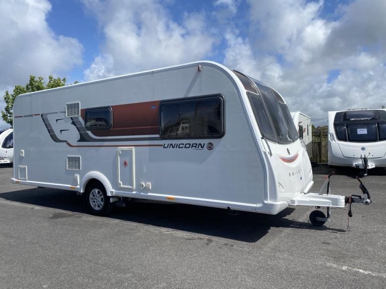 2015 BAILEY UNICORN MADRID LUXURY 3 BERTH TOURING CARAVAN