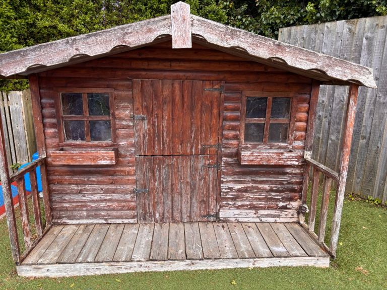 Shed / kids playhouse free