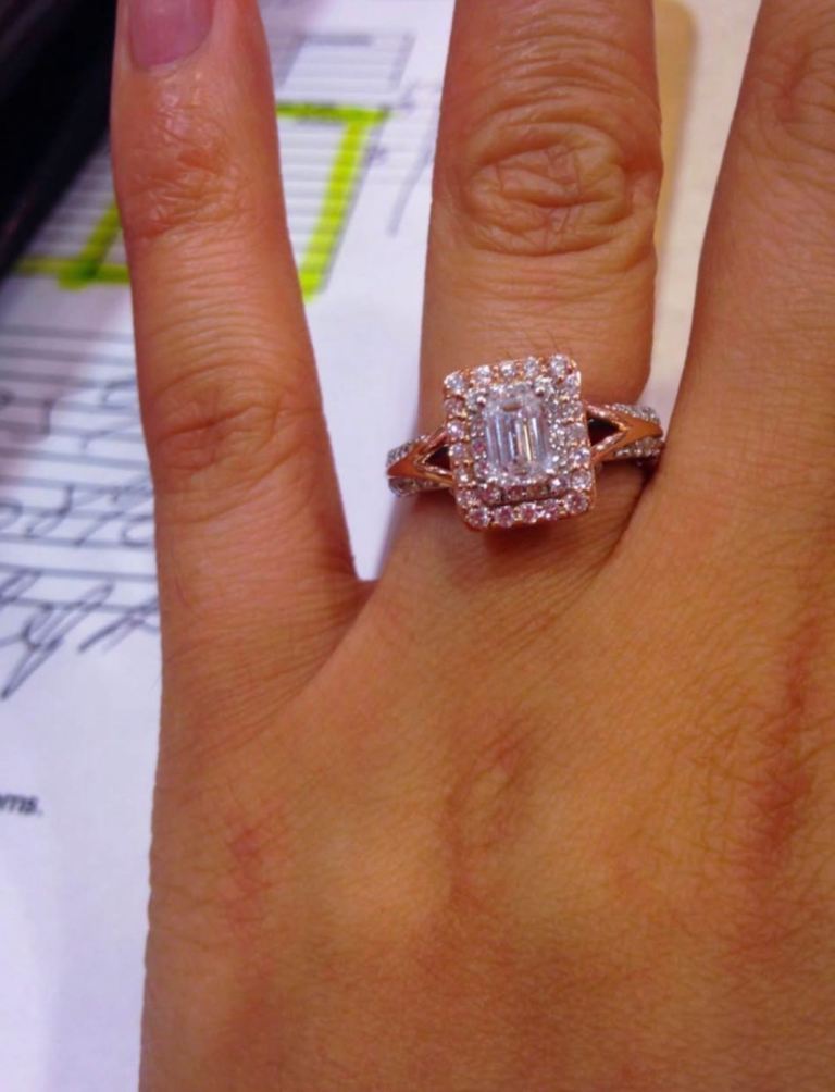  Stunning Vera Wang 18ct Designer Diamond Ring - £4000 New