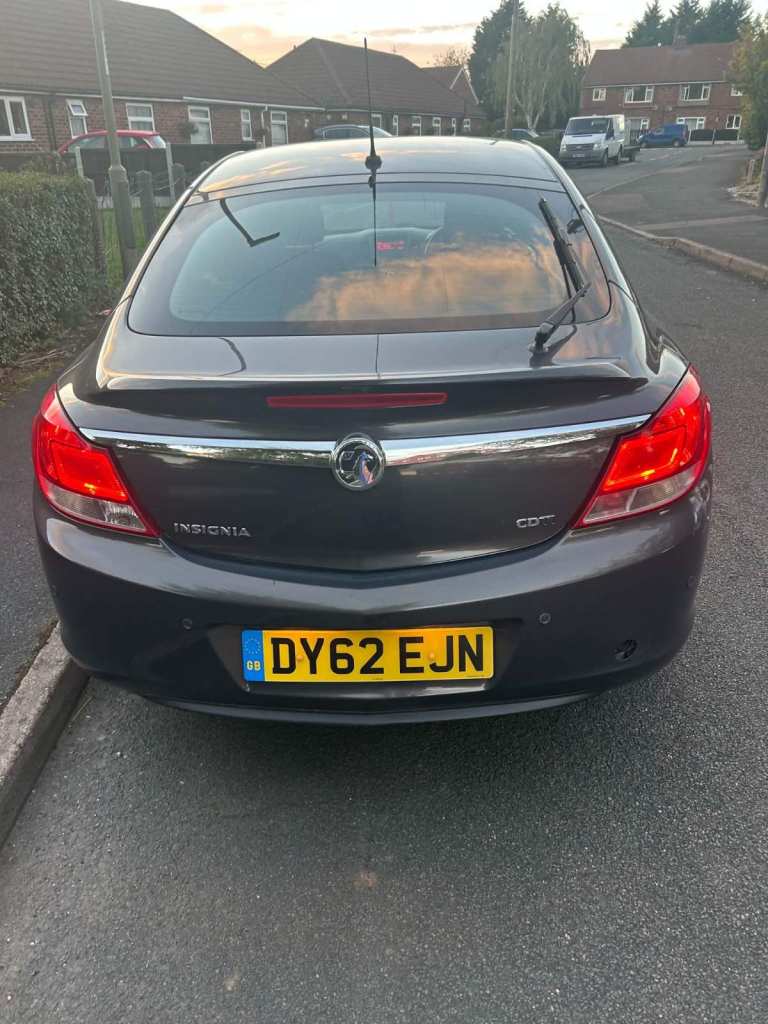 2012 Vauxhall insignia 2.0 cdti automatic lots of receipts