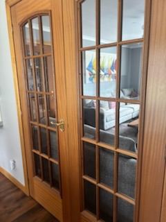Selection of internal mahogany doors some with glazing 