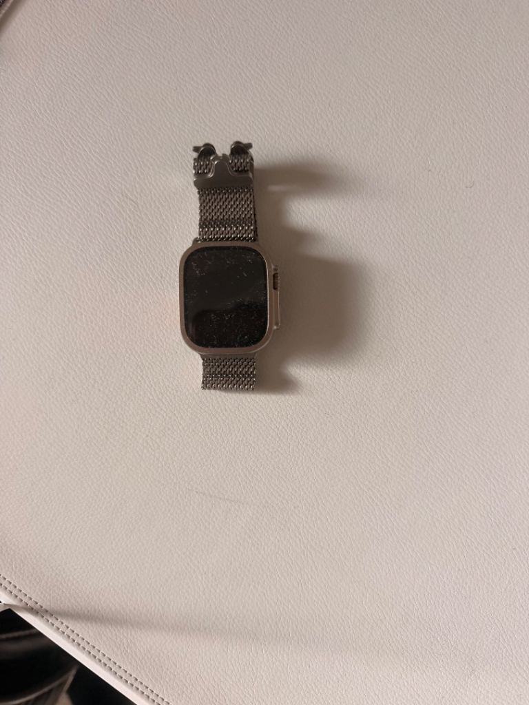 Silver Smart Watch with Mesh Strap – Good Condition