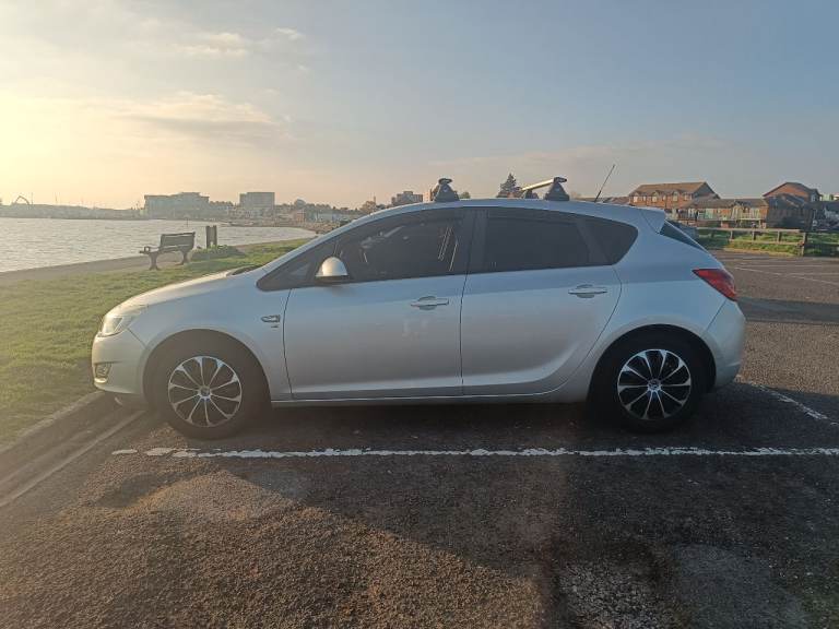 Vauxhall, ASTRA, Hatchback, 2009, Manual, 1598 (cc), 5 doors