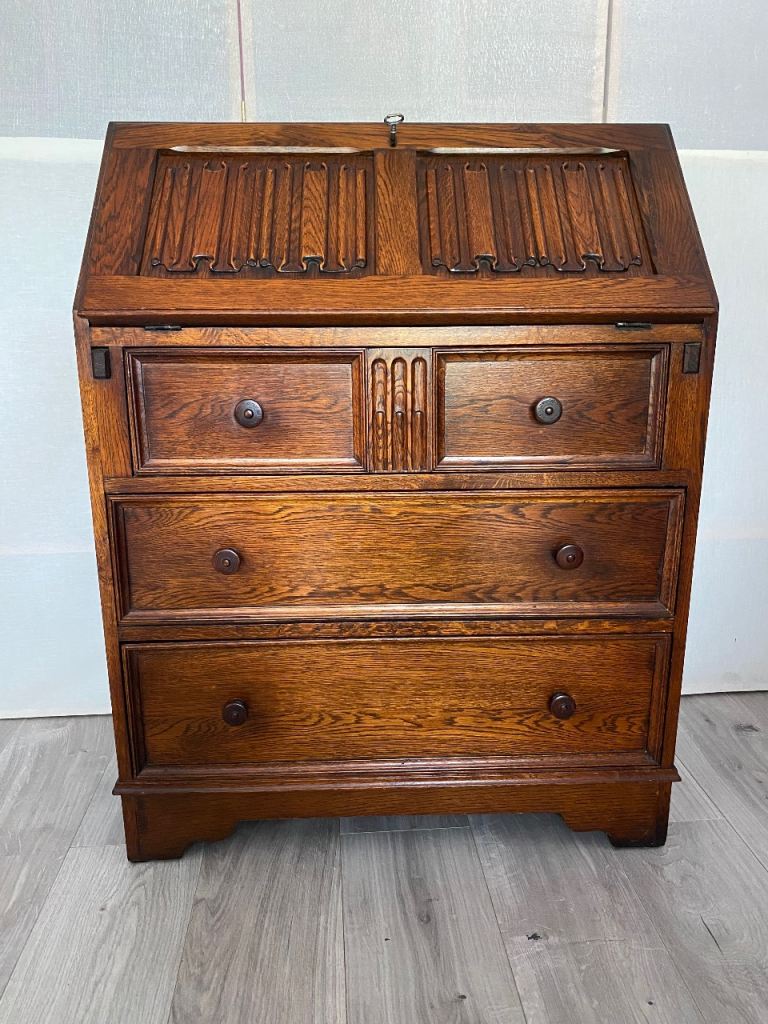 Vintage Wooden Bureau Desk with Drawers – Good Condition