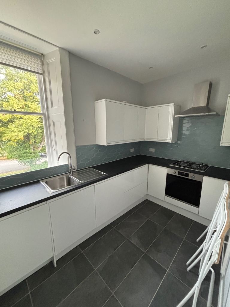 Nearly new Howdens kitchen for sale