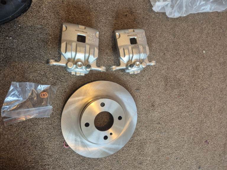 Ford  fiesta 2011 brake calipers x 2 with one brake disc