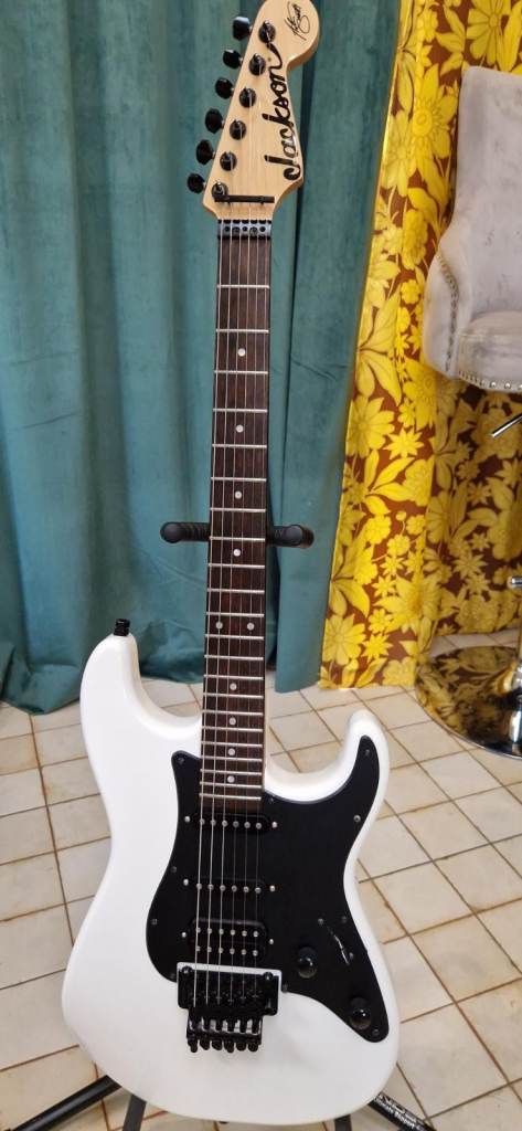Jackson EleJackson Adrian Smith SDX Electric Guitar - Snow White - Excellent Condition