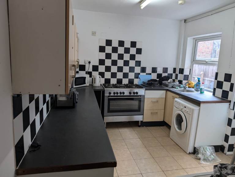 Erdington/double rooms/pip/uc/shared