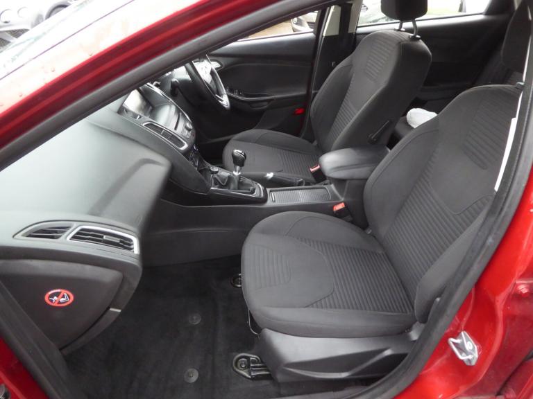 2015 Ford Focus 1.5 TDCi 120 Titanium 5dr EURO 6 ULEZ £20 Road TAX ESTATE Diesel Manual