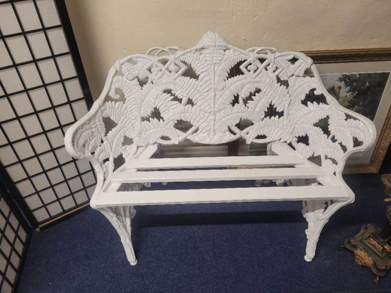 Stunning vintage 2 seater cast iron garden bench   