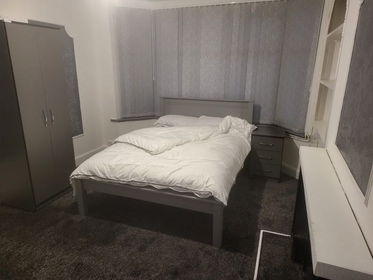 Free rooms to rent