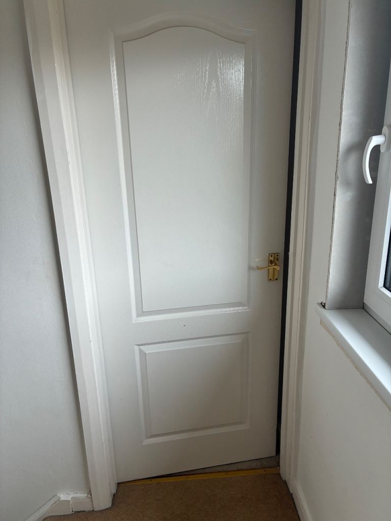 White Internal Doors with Gold Handle – Good Condition