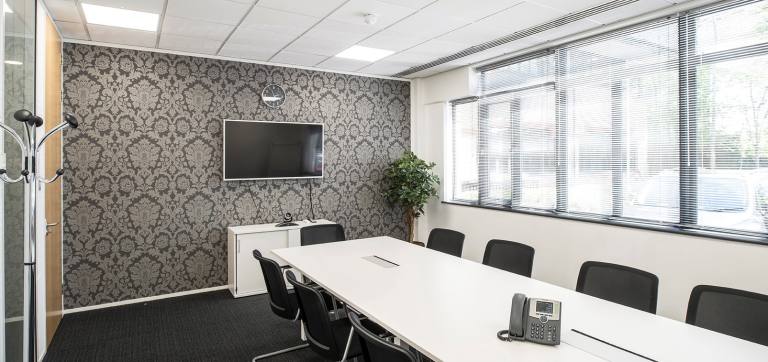 High Wycombe - HP11 1JU \ Flexible Office Space for 4 Workstations