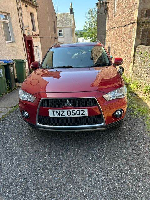 OUTLANDER - Mitsubishi 4WD