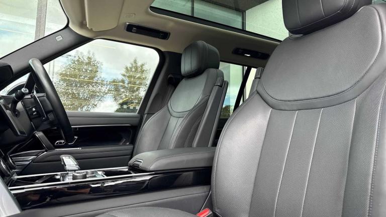  Land Rover Range Rover 3.0 D300 SE 4dr Auto SUV Diesel Automatic