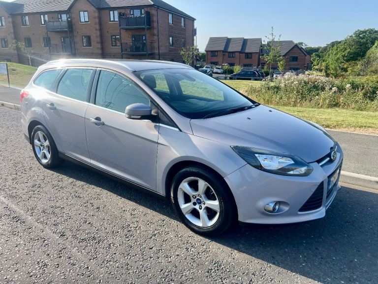 Ford Focus Automatic Estate, Zetec Navigator, only 61k miles, Full MOT 