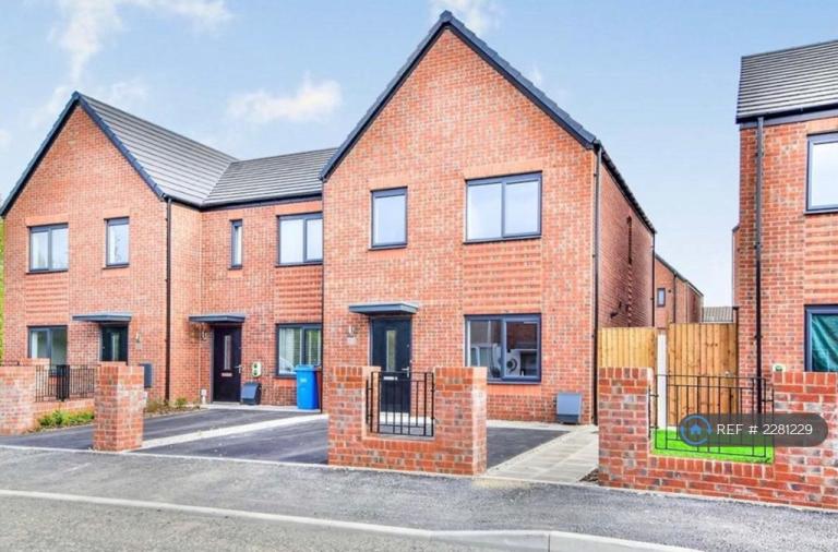 3 bedroom house in Keele Walk, Manchester, M40 (3 bed) (#2281229)