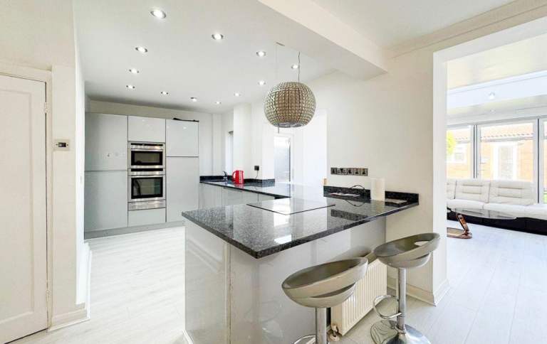 5 days Bedroom House to rent (Family's Only) 