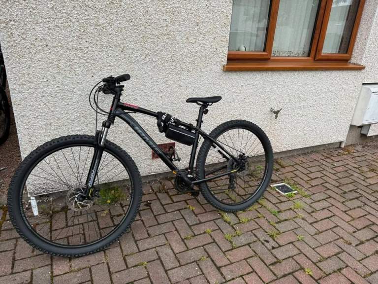 Jamis Divide Large Hardtail Mountain Bike