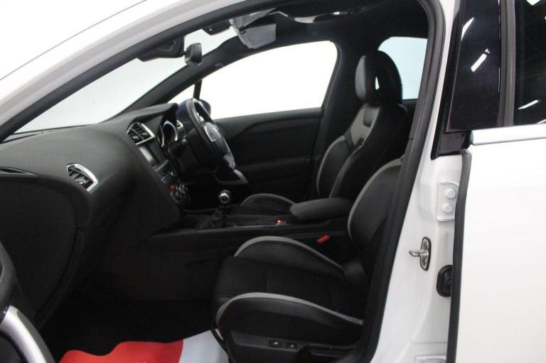 CITROEN DS4 1.6 e-HDi Airdream DStyle Nav Euro 5 (s/s) 5dr 2015