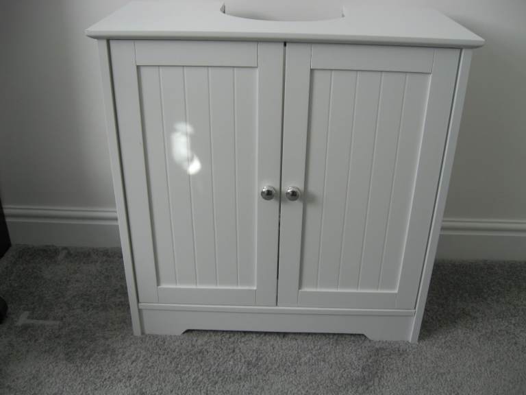 White Bathroom Under Sink Storage Unit – As Good As New