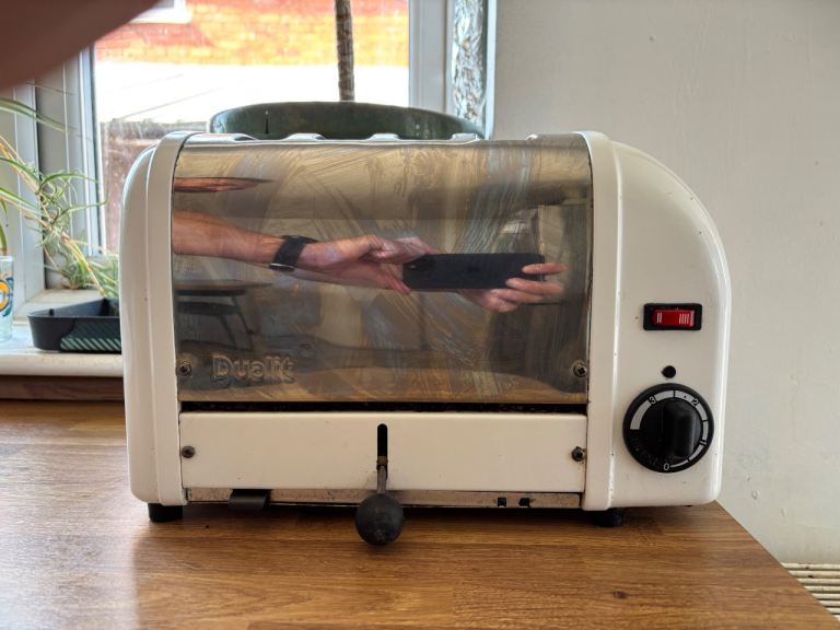 Dualit 4-Slice Toaster – Classic White, Fair Condition
